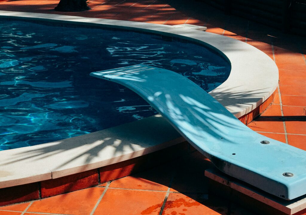 What Is a Swimming Pool Skimmer? 2 What Is a Swimming Pool Skimmer