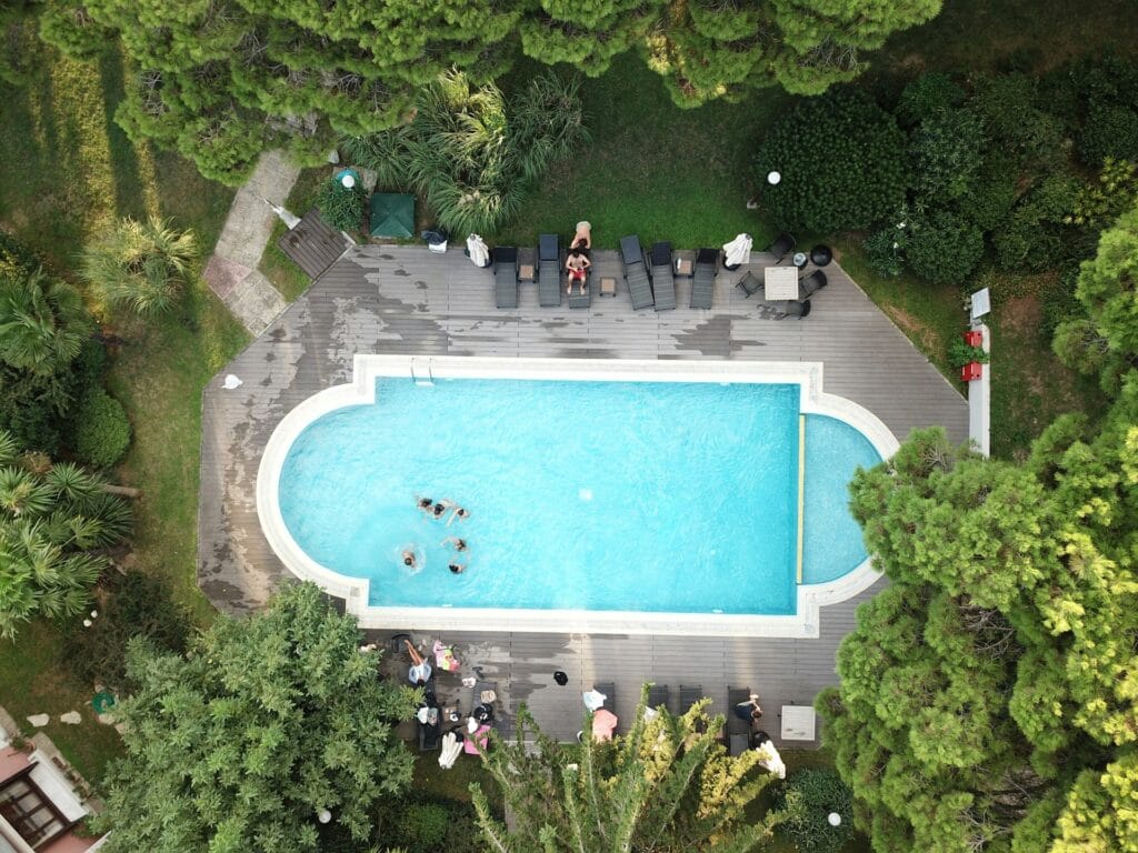 5 Advantages of Diving into Prefab Swimming Pools