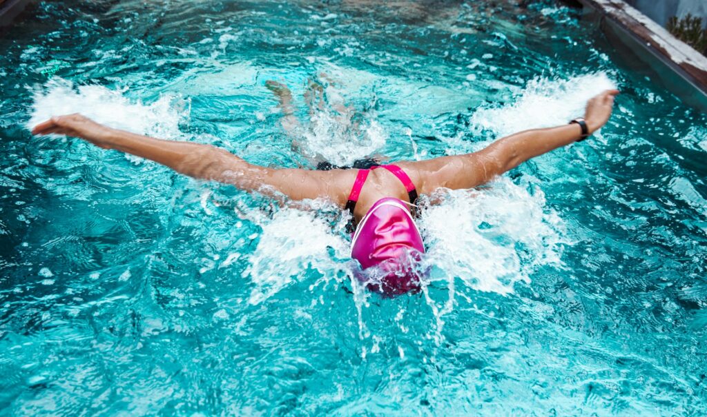 What is sculling in swimming