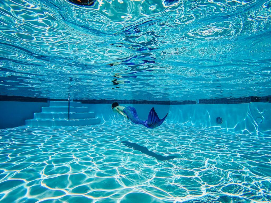 What Are Swimming Pool Stairs